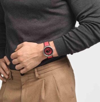 Swatch SB07S110 RED JUICY Kol Saati